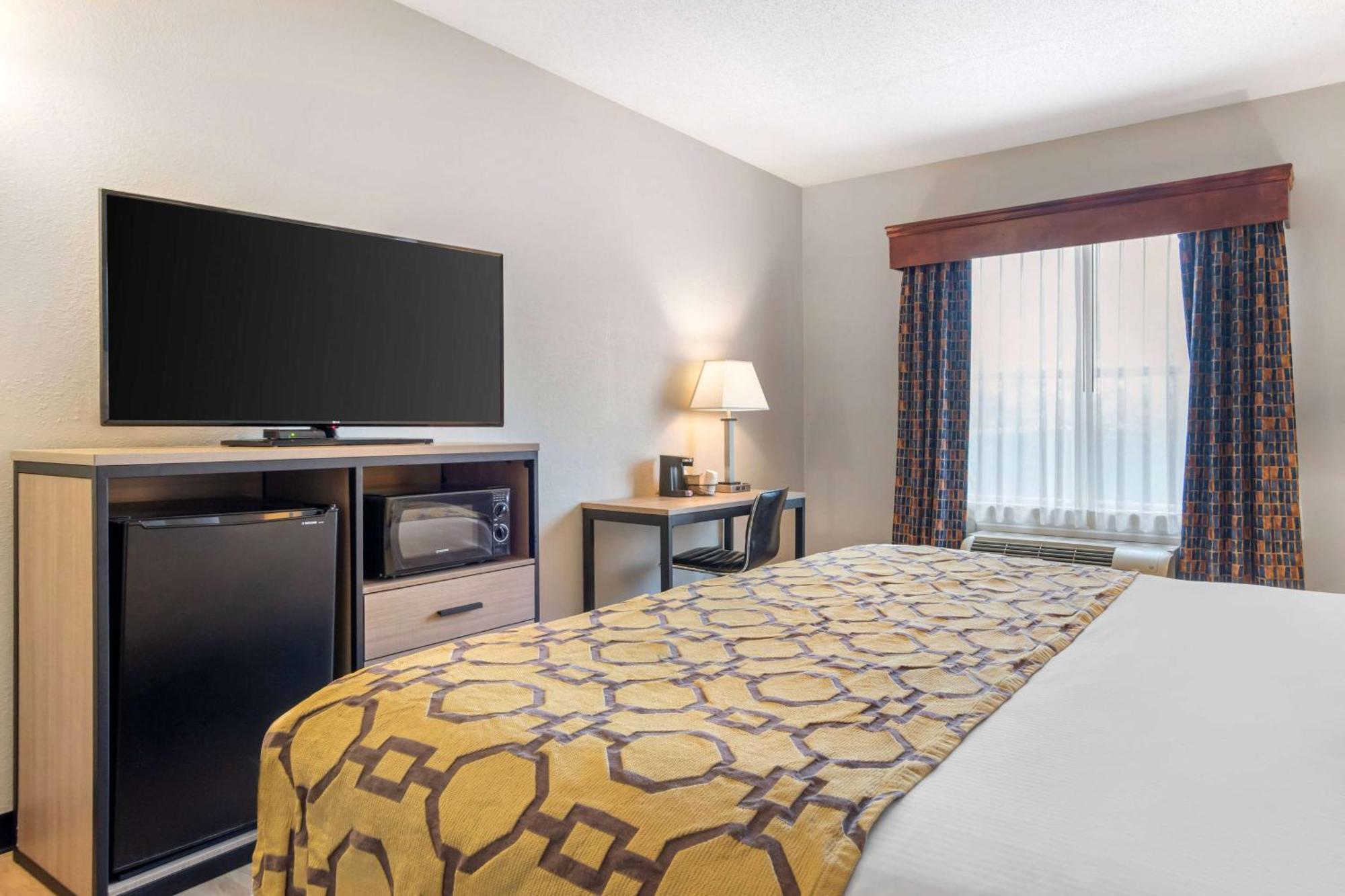 Baymont By Wyndham Kennesaw Hotel Exterior photo